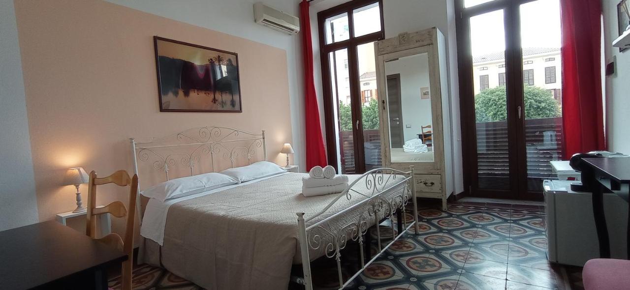Onlyrooms III - Piazza Jenne Κάλιαρι Εξωτερικό φωτογραφία