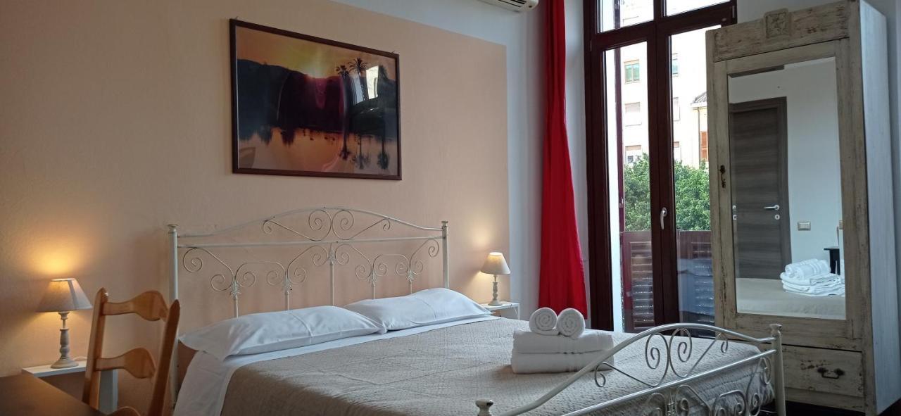 Onlyrooms III - Piazza Jenne Κάλιαρι Εξωτερικό φωτογραφία