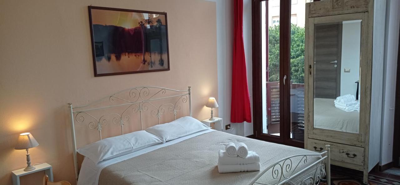 Onlyrooms III - Piazza Jenne Κάλιαρι Εξωτερικό φωτογραφία