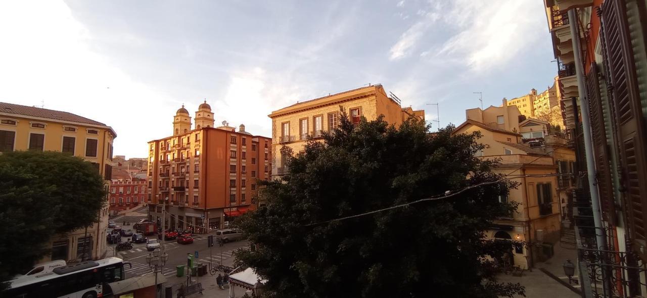Onlyrooms III - Piazza Jenne Κάλιαρι Εξωτερικό φωτογραφία