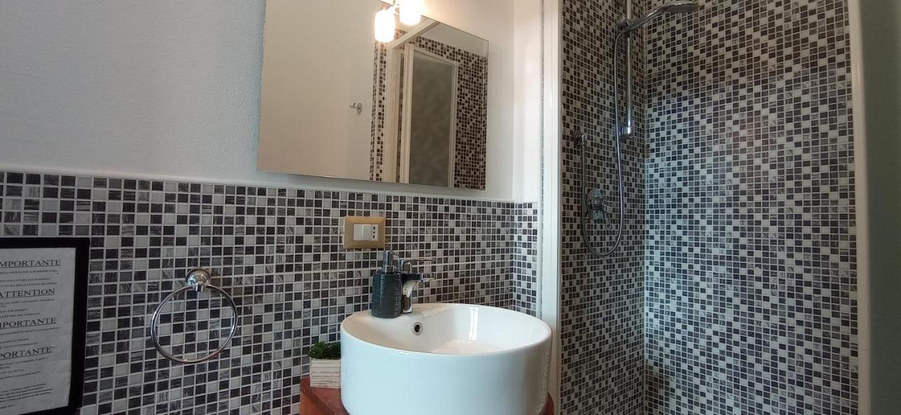 Onlyrooms III - Piazza Jenne Κάλιαρι Εξωτερικό φωτογραφία