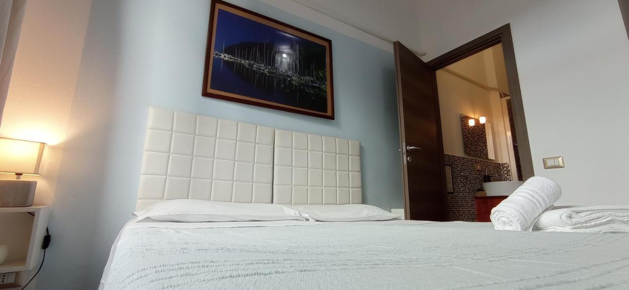 Onlyrooms III - Piazza Jenne Κάλιαρι Εξωτερικό φωτογραφία