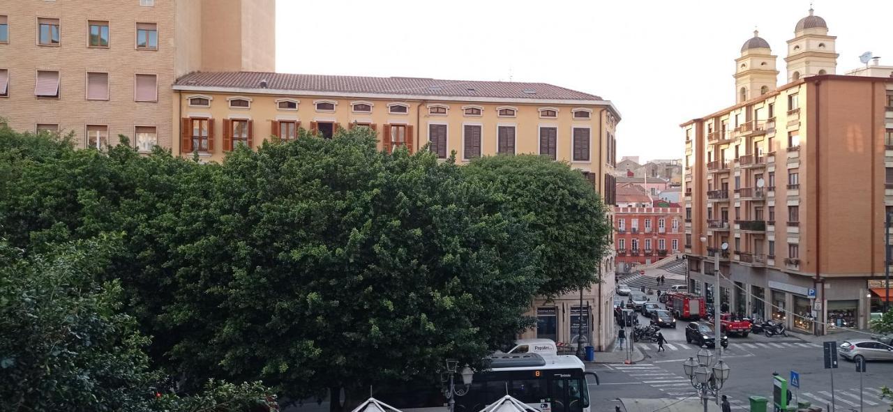 Onlyrooms III - Piazza Jenne Κάλιαρι Εξωτερικό φωτογραφία